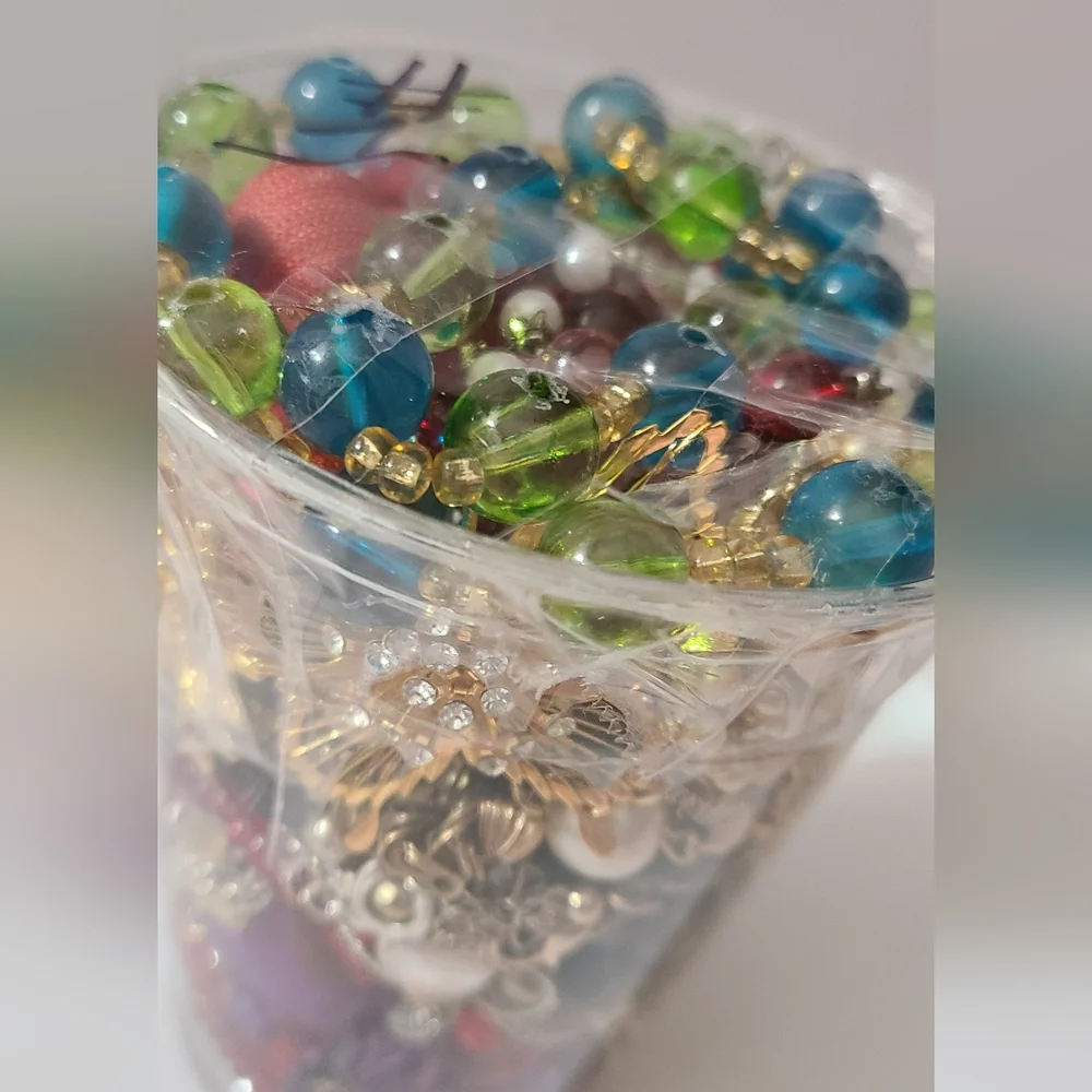 Jewelry Jar lot brooches necklaces bracelets vintage & modern glass rhinestones - Picture 10 of 10